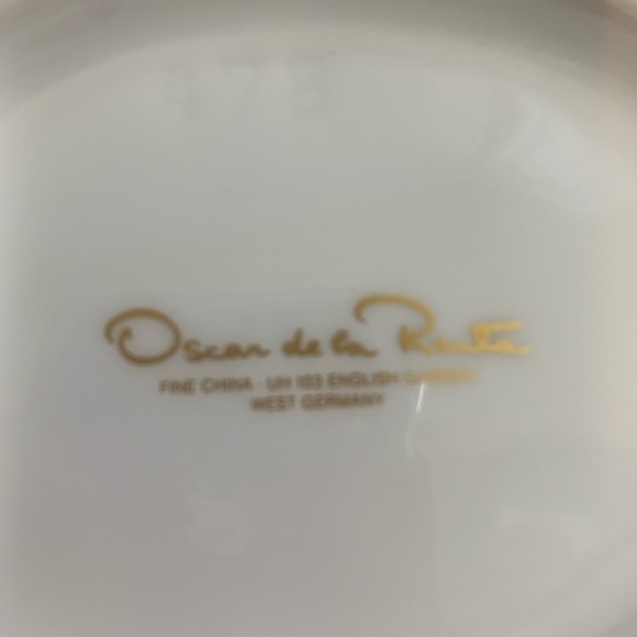 OSCAR DE LA RENTA ENGLISH GARDEN VASE - Picture 10 of 15